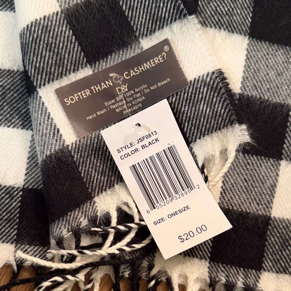 Black and White Plaid Scarf - Picture 4 of 6